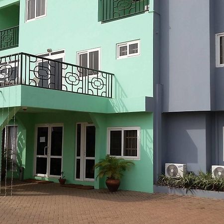 Hotel Bella Luxury à Accra Extérieur photo