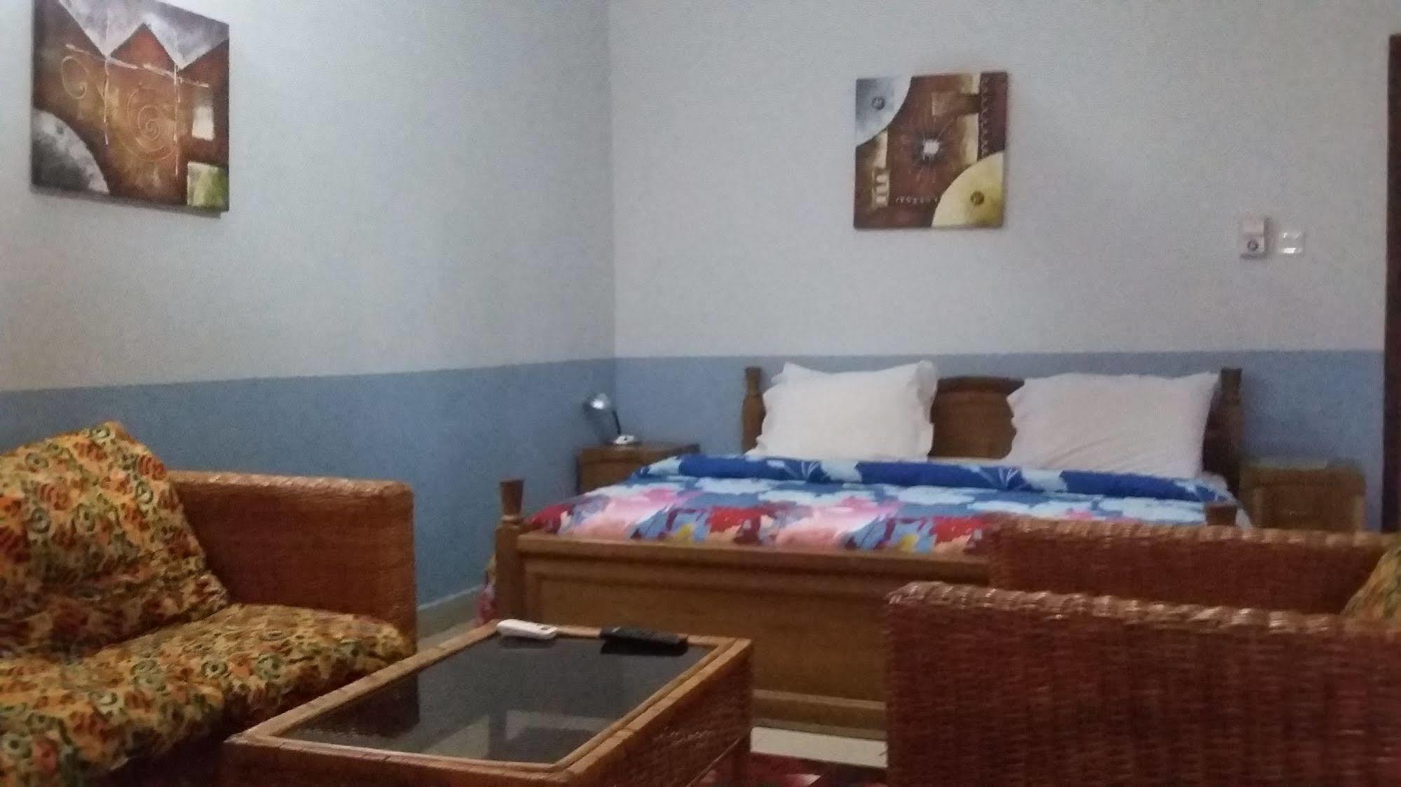 Hotel Bella Luxury à Accra Extérieur photo