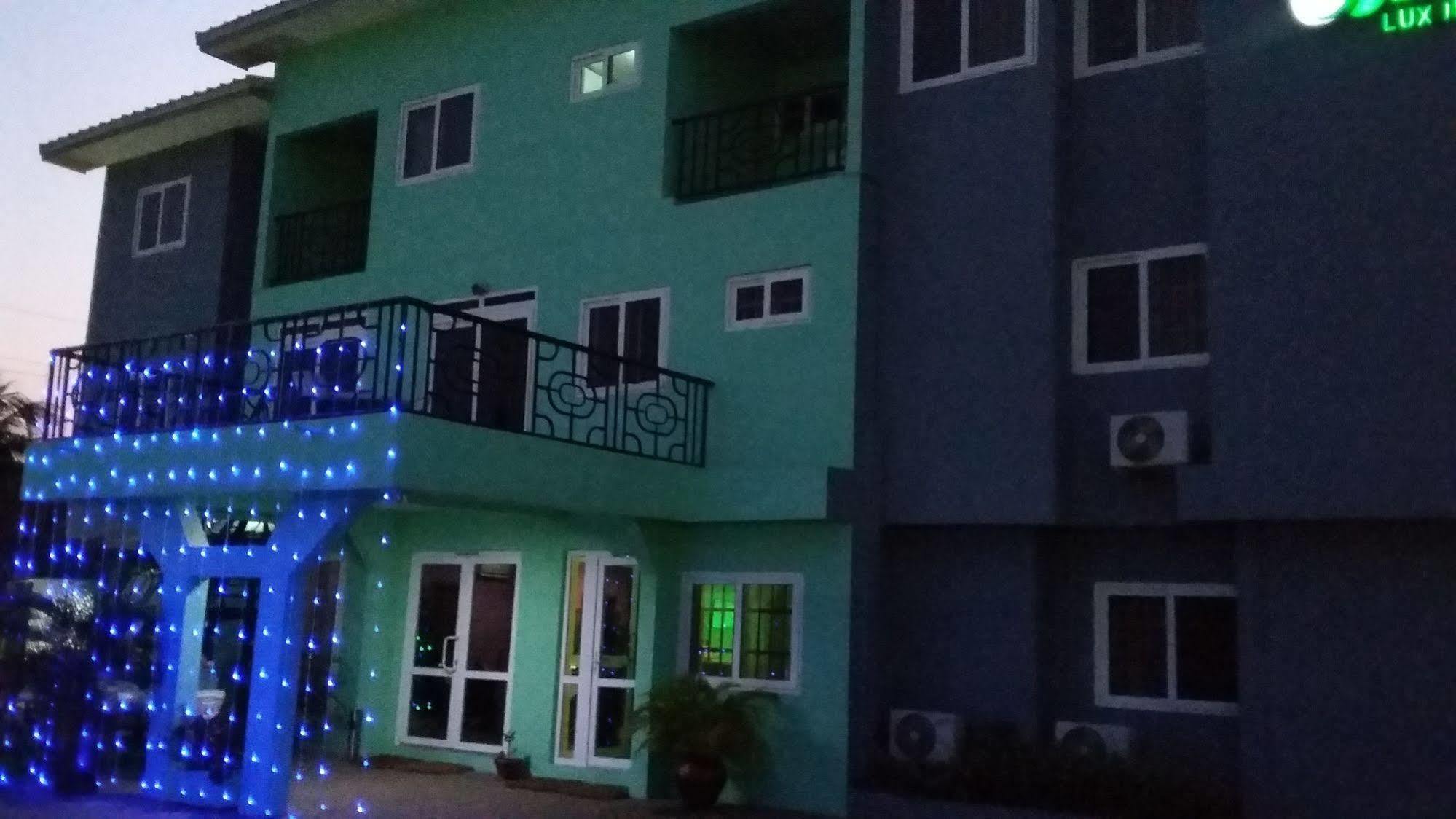 Hotel Bella Luxury à Accra Extérieur photo