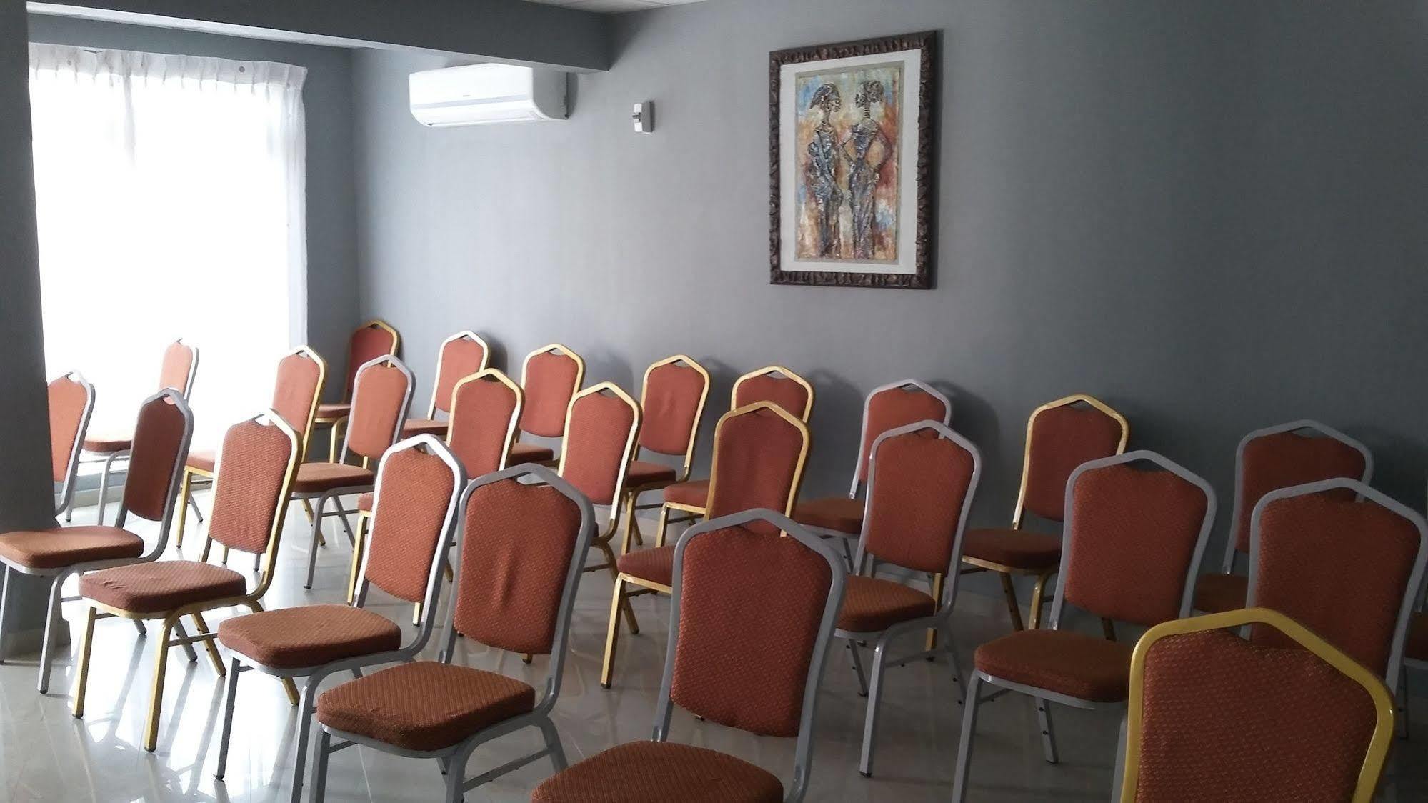 Hotel Bella Luxury à Accra Extérieur photo